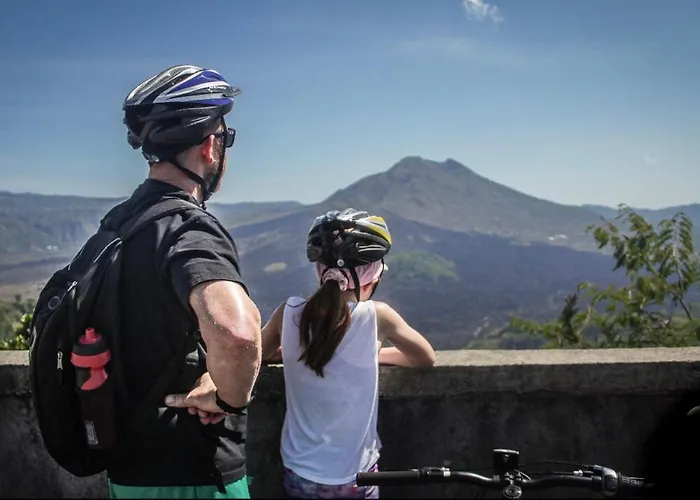 Downhill Cycling Ubud With Volcano, Jungle, Rice Terrace With Meals Botel Tampaksiring